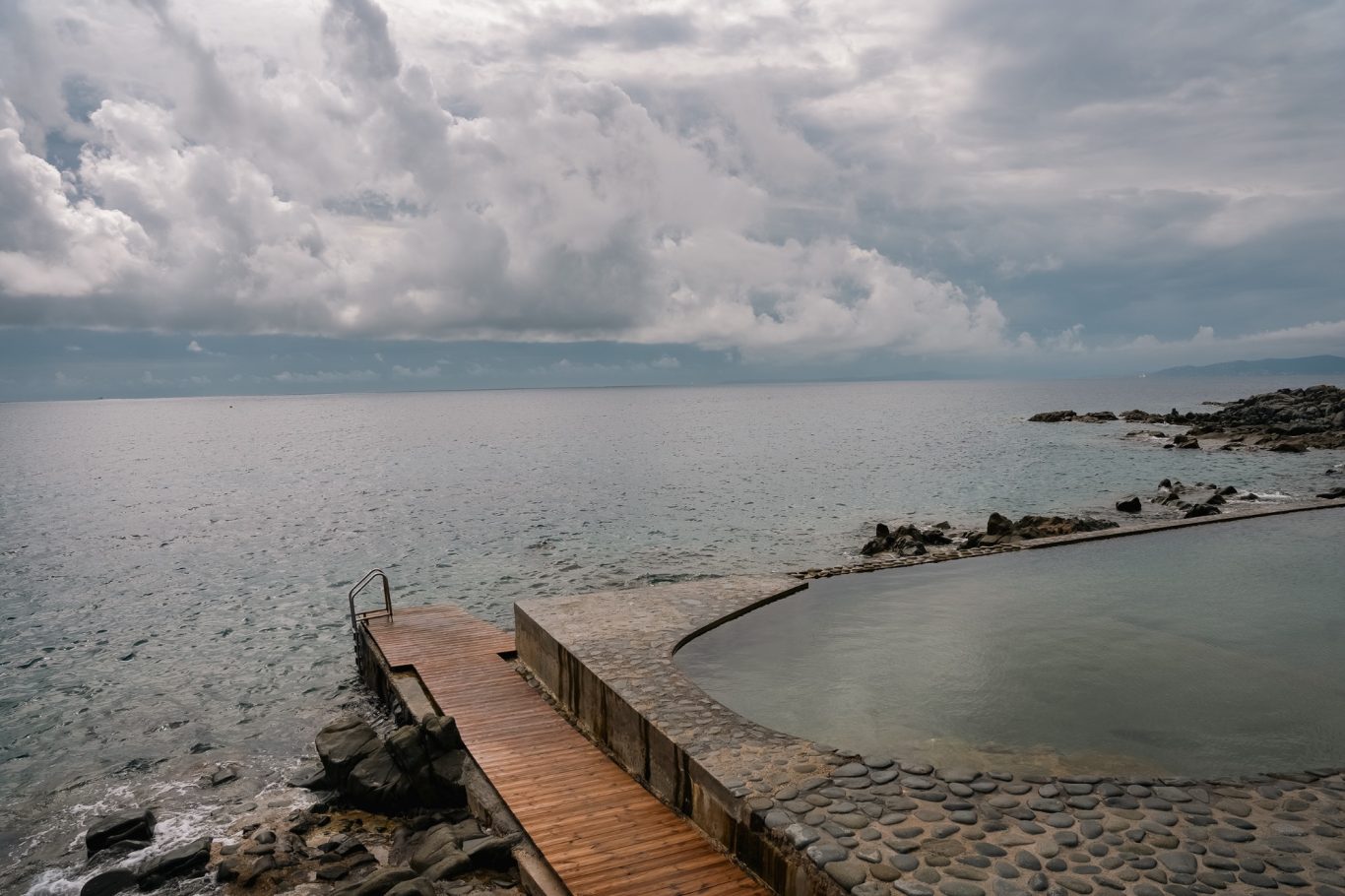 NOË NÍ Photography | Hotel Les Roches Rouges Pool